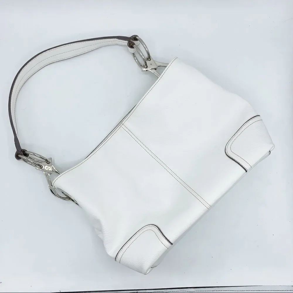 White Hobo Bag w/chunky Silver Rings‎